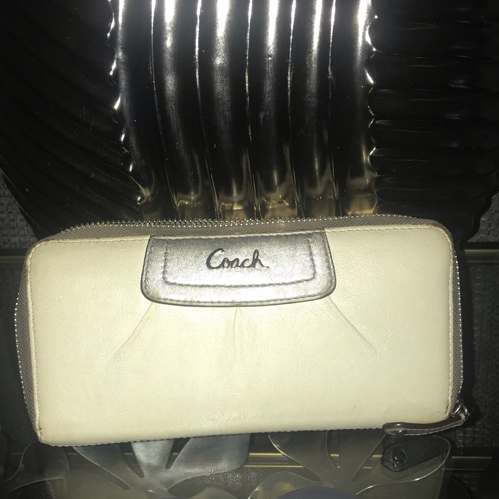 Coach Ashley wallet silver/off white